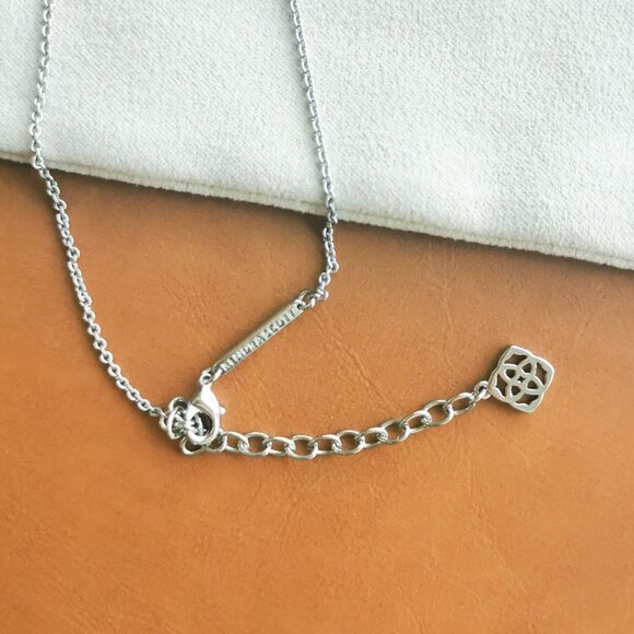 Kendra Scott Elisa Silver Green Cat's Eye Necklace Trendy - Picture 4 of 4